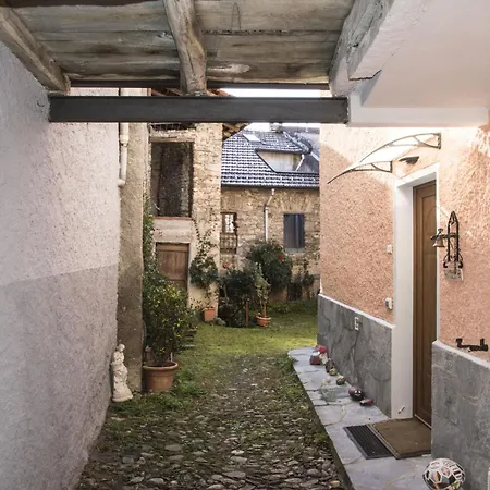 Cascina Cadorna 2 * Montegrino Valtravaglia