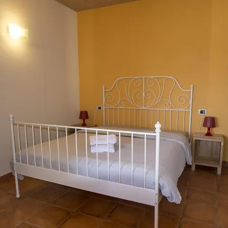 Cascina Cadorna 2 * Montegrino Valtravaglia
